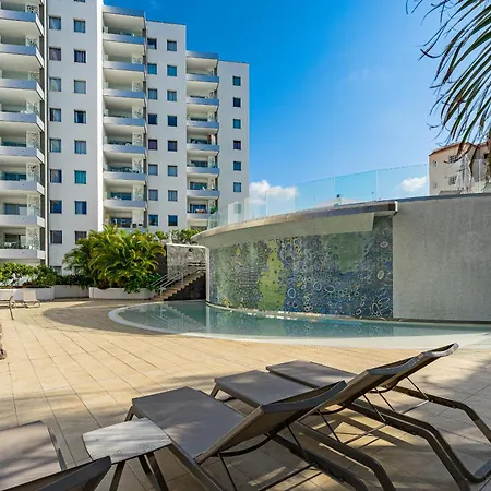 Blue Gold Escape In Ocean Garden Apartamento *