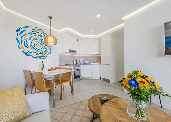 아파트 Blue Gold Escape - Ocean View, Airco, Heated Pool 아데제