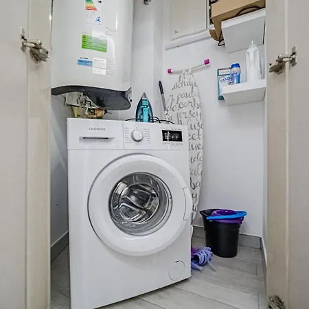 Blue Gold Escape In Ocean Garden Apartment